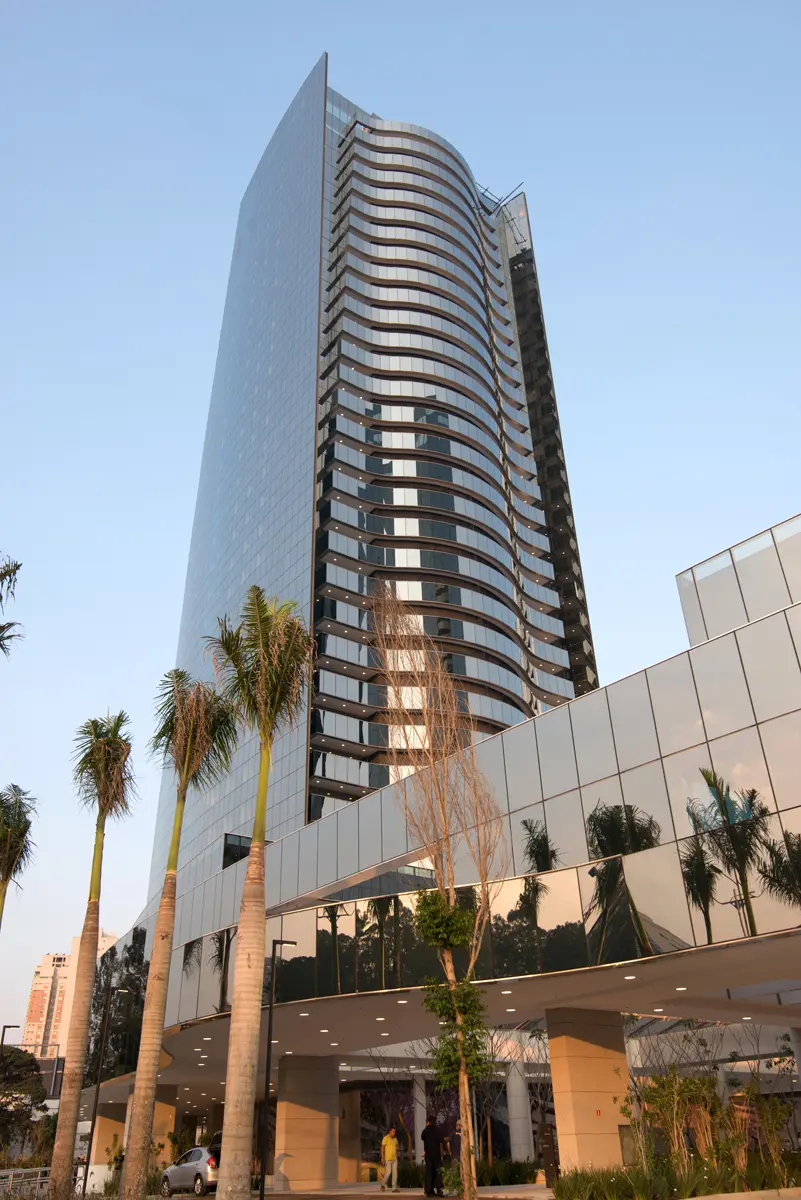 Fachada da Torre 4 do Empresarial RioMar, onde fica a Prime & Melo, em Recife